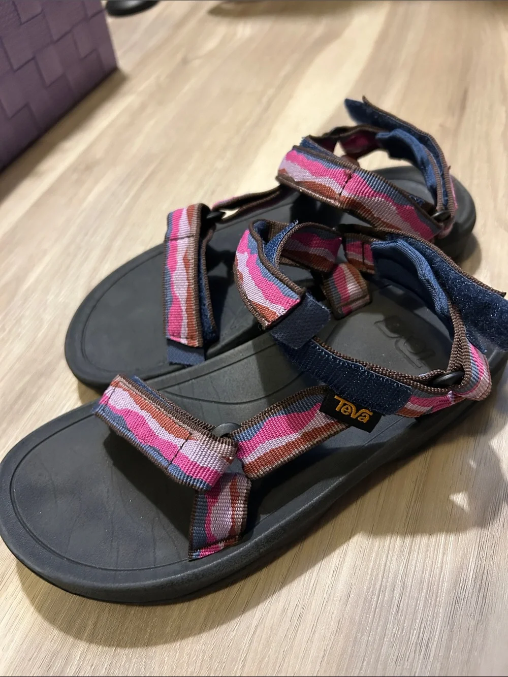 Teva Sandals Hurricane XLT Big Kids size 2